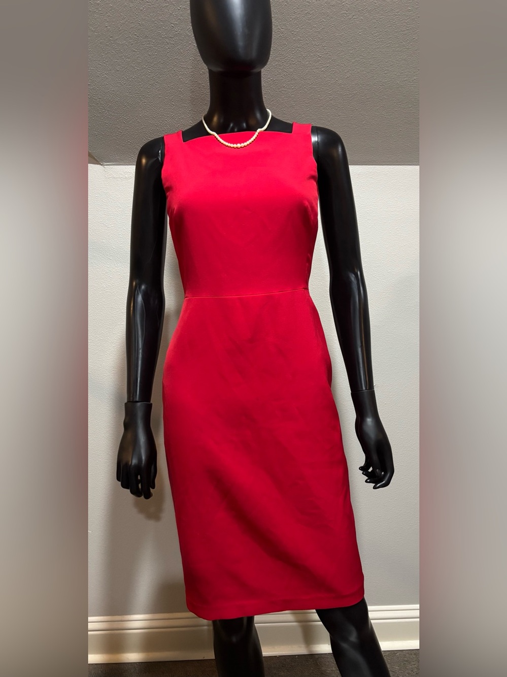 White House Black Market Sz 2 Sleeveless Red Slimming BodyCon Dress Career